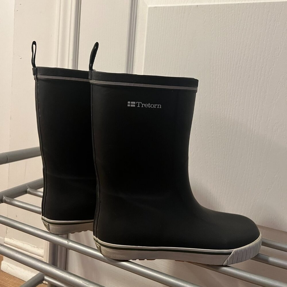 Tretorn Rain Boots Black Pull On Size 7 US 37 EU